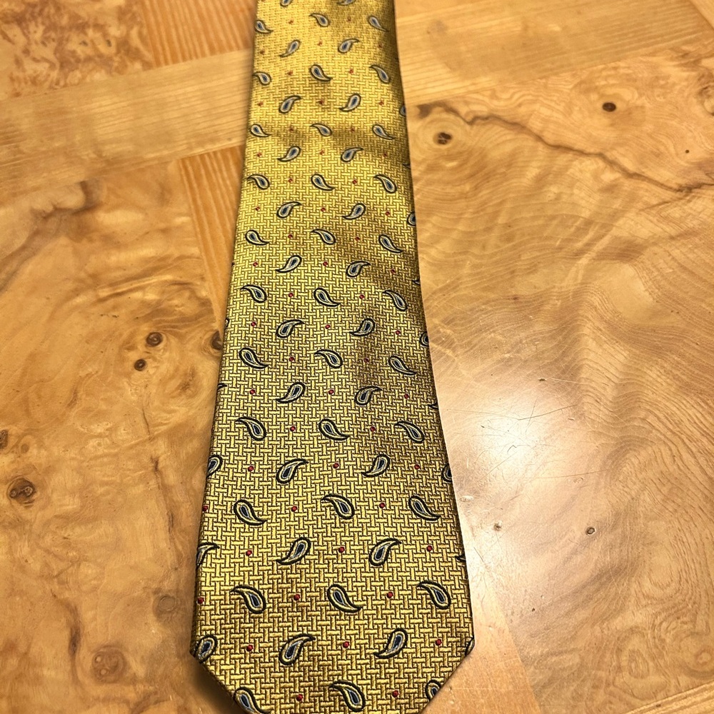 Classic Gold/Blue Foulard Tie 58X 3.25”